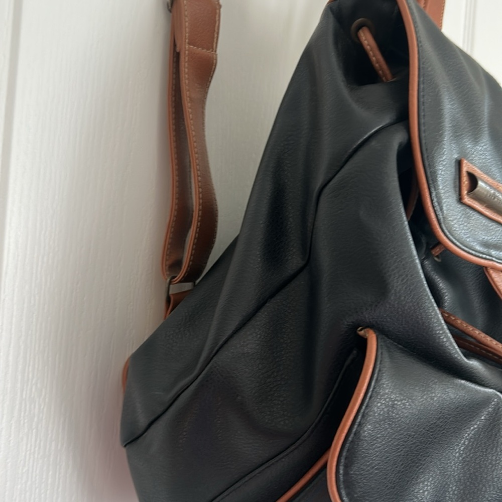Capezio Backpack Rucksack Brown Leather Trim Large Sling Bag Vintage 80s HTF - Picture 6 of 9